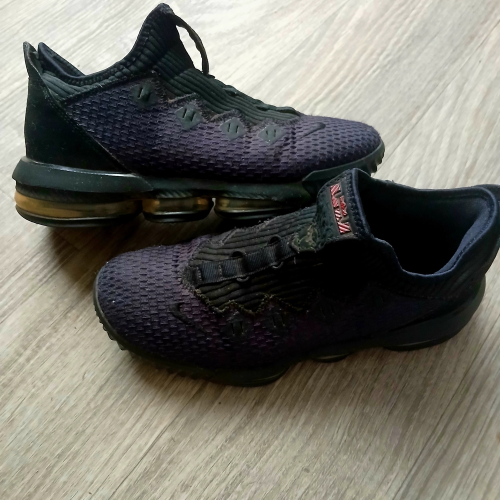 Men's Black and Purple Athletic Shoes